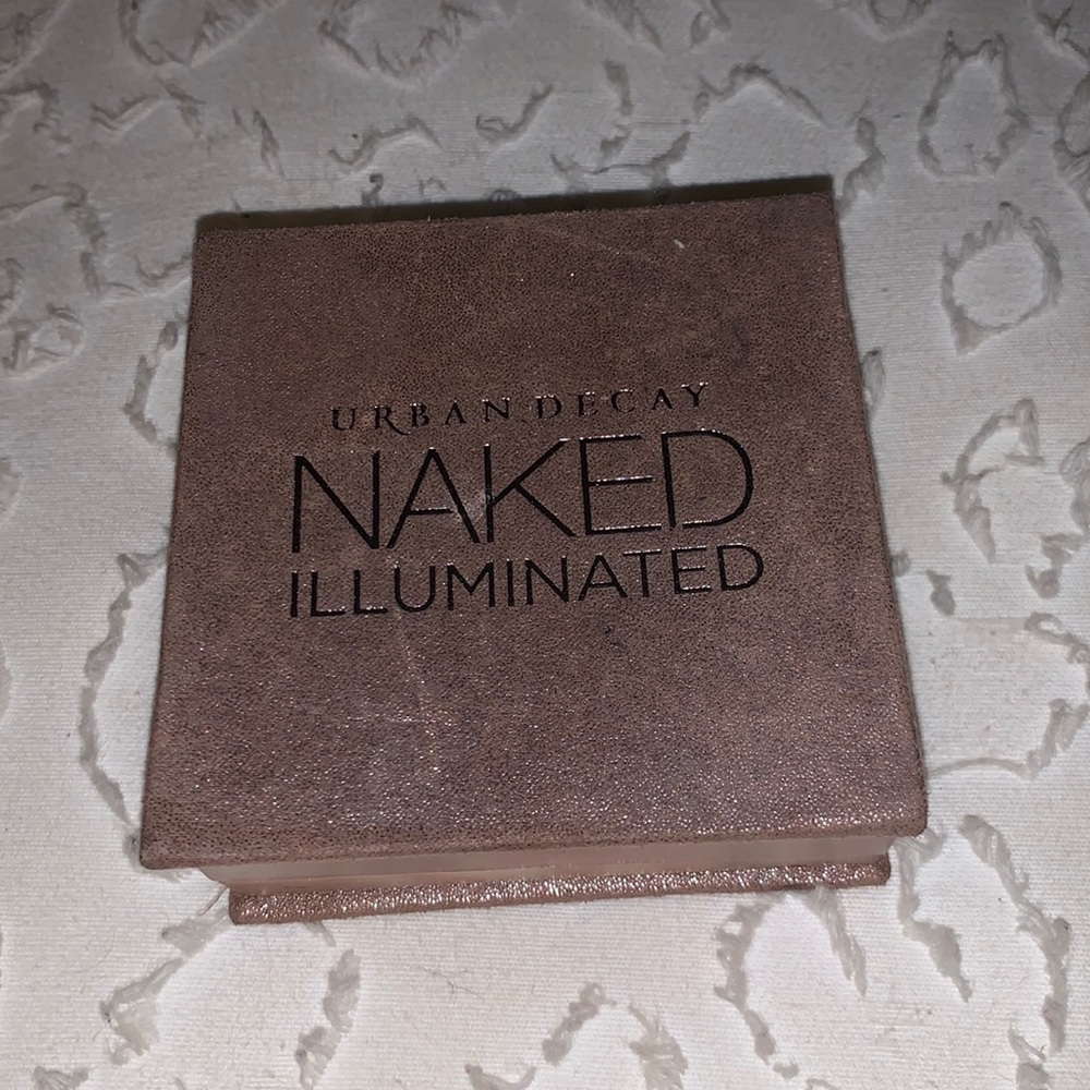 Urban Decay Naked Illuminated Aura